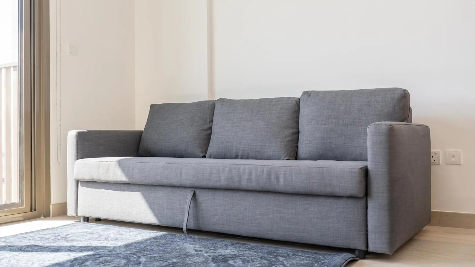 Modern And Peaceful 2 Bedroom In Amber By Azizi Dubai