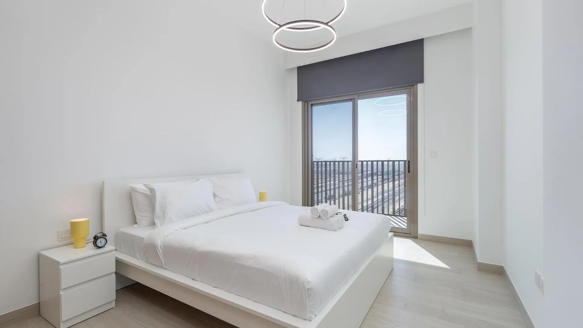 Modern And Peaceful 2 Bedroom In Amber By Azizi Dubai United Arab Emirates