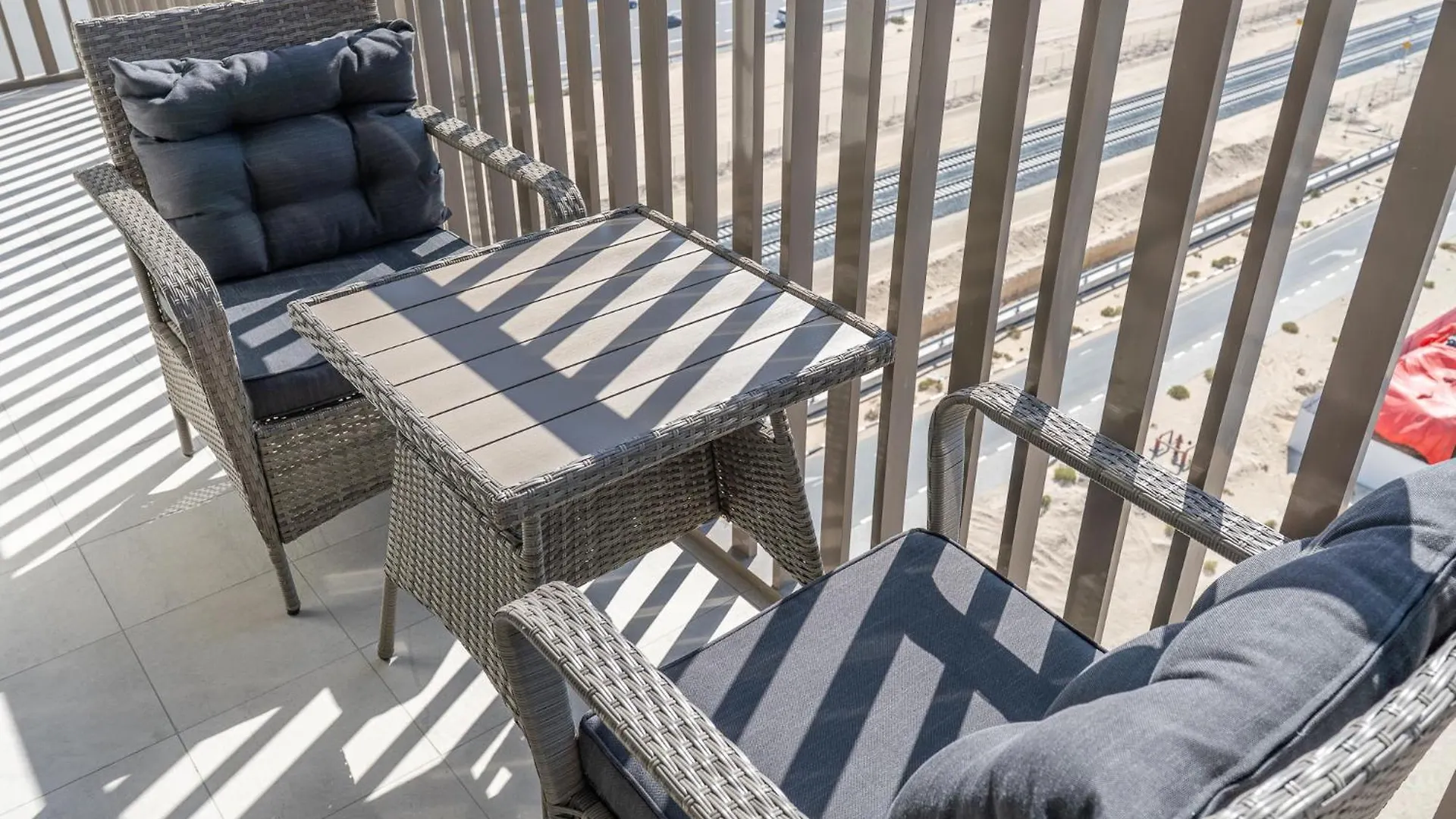 Modern And Peaceful 2 Bedroom In Amber By Azizi Dubai 0*,