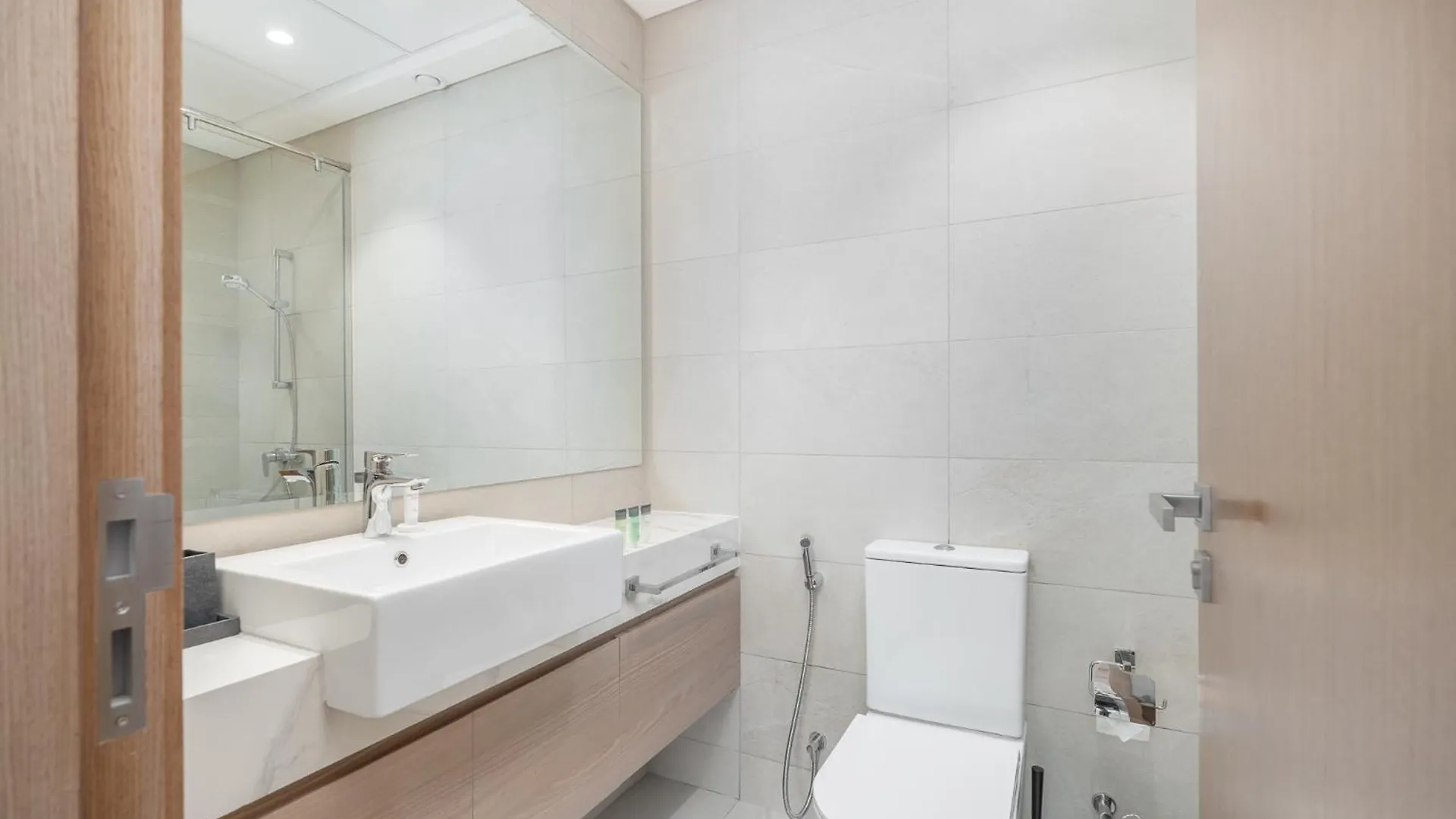 Apartment Modern And Peaceful 2 Bedroom In Amber By Azizi Dubai United Arab Emirates