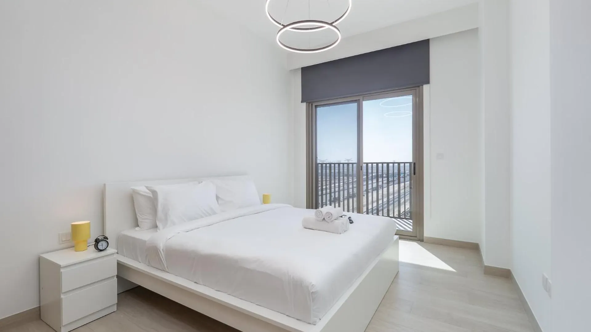 Modern And Peaceful 2 Bedroom In Amber By Azizi Dubai