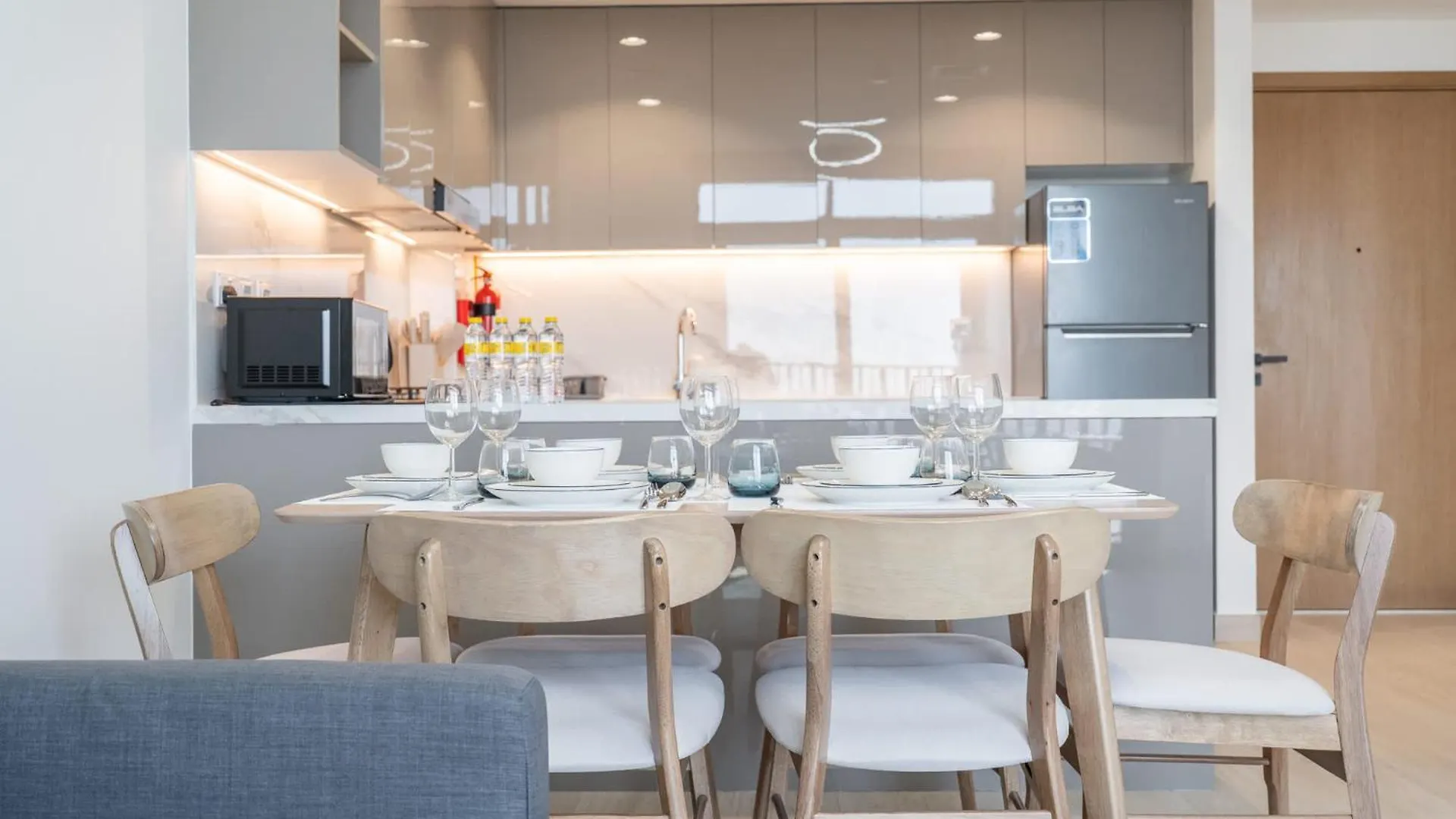 Modern And Peaceful 2 Bedroom In Amber By Azizi Dubai Apartment