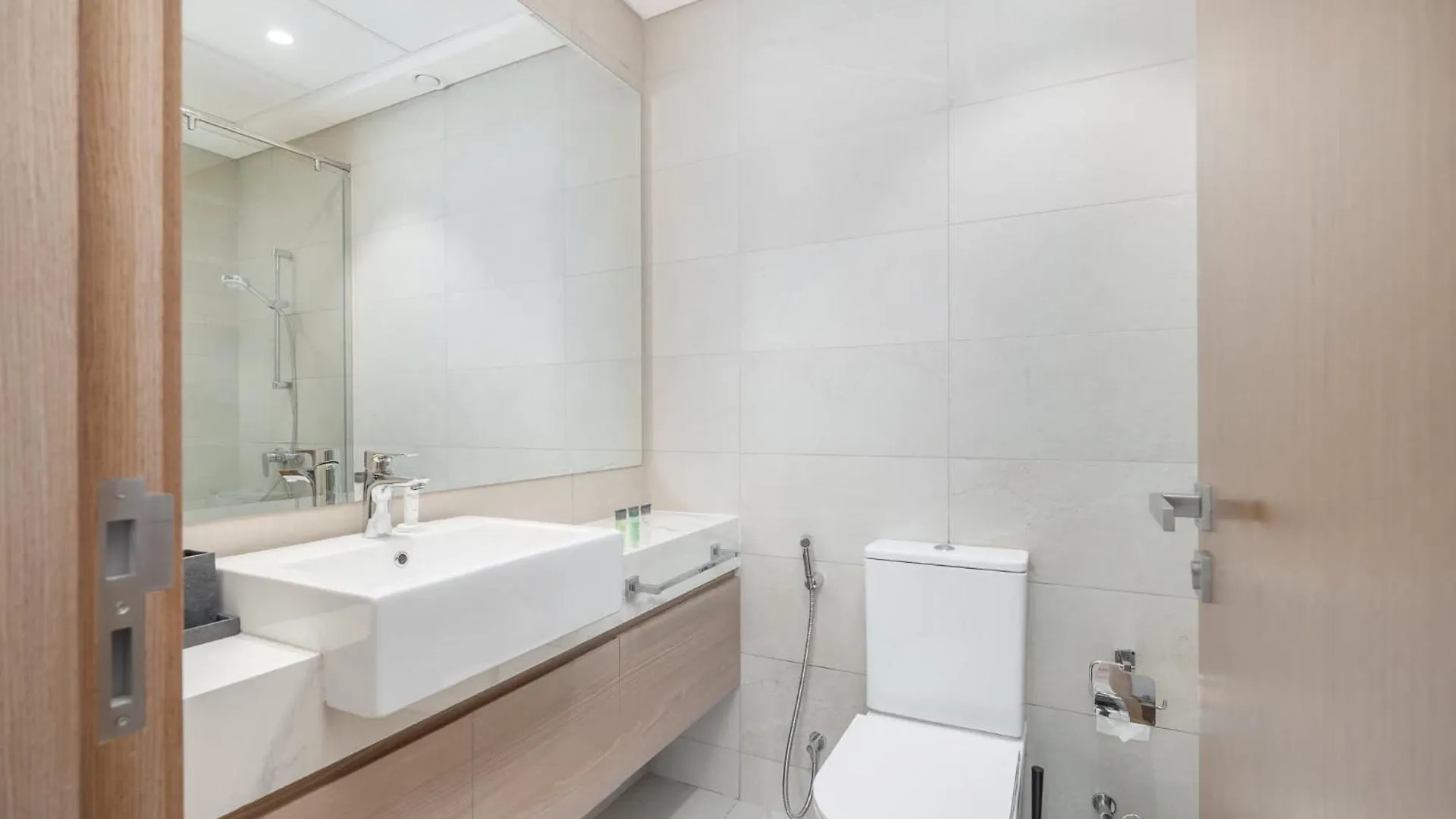 Modern And Peaceful 2 Bedroom In Amber By Azizi Dubai 0*,  United Arab Emirates